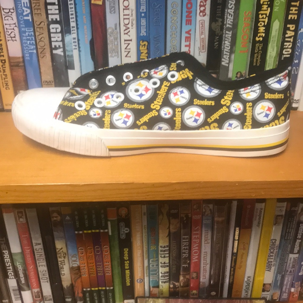 FOCO Pittsburgh Steelers women sneakers size 9; no strings/laces